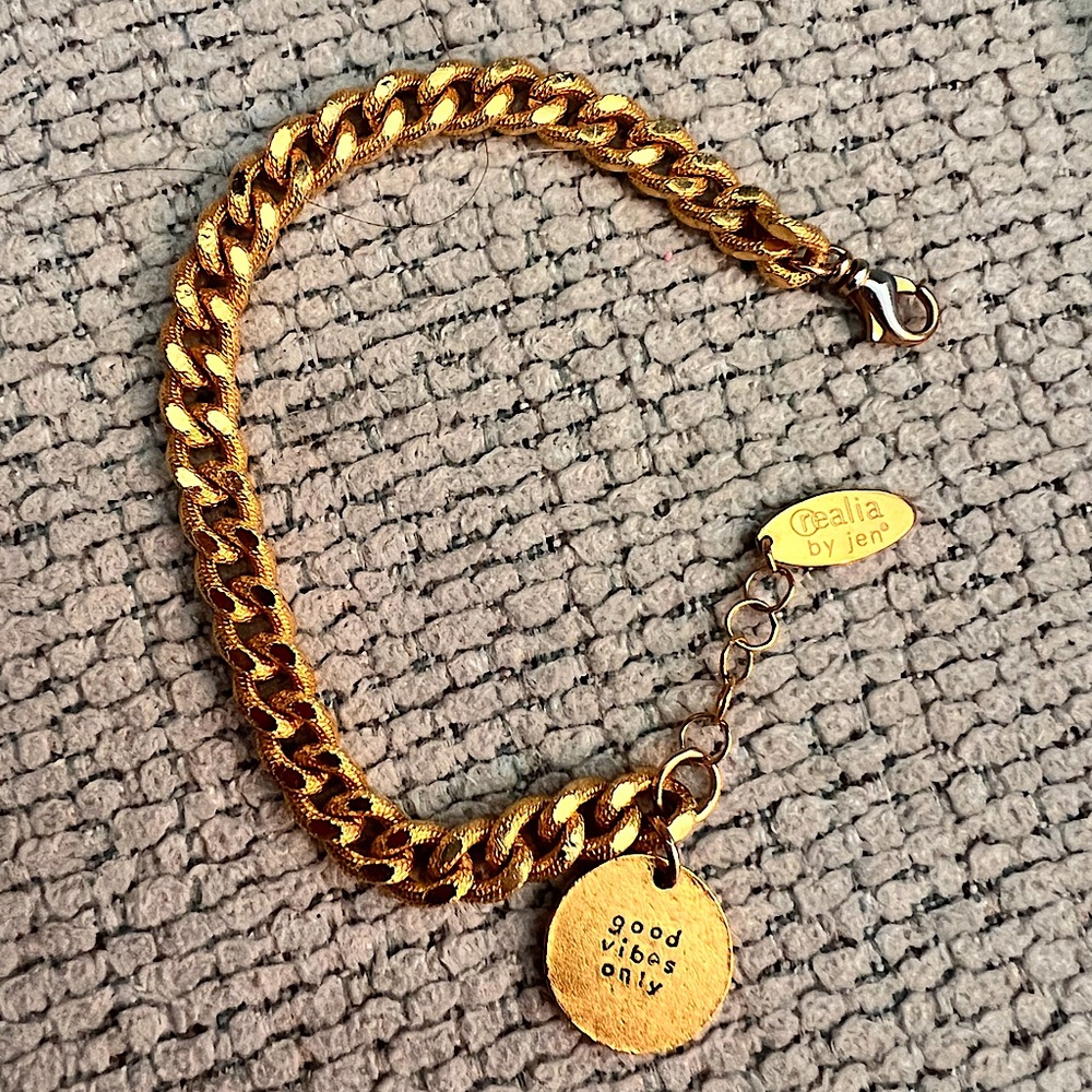Cute “Good Vibes Only” Link bracelet by Realia by Jen